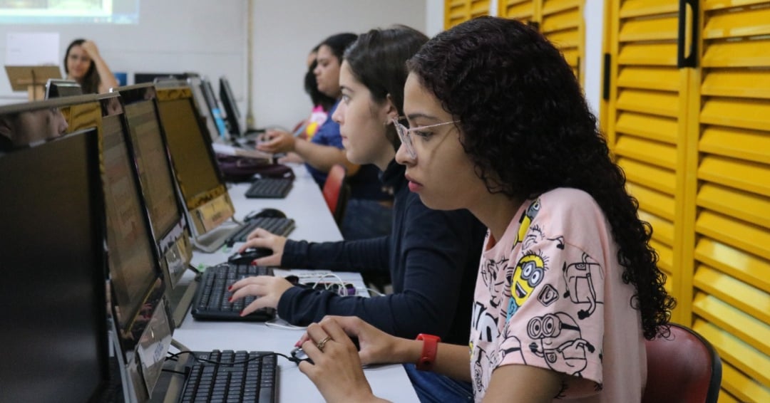 EDUCAÇÃO E LICENCIATURA4